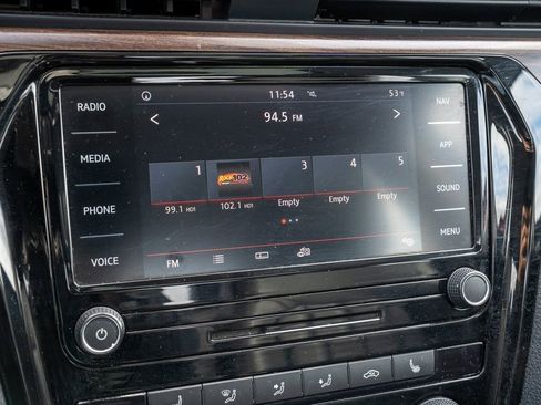 Used 2022 Volkswagen Passat 2.0T image 14