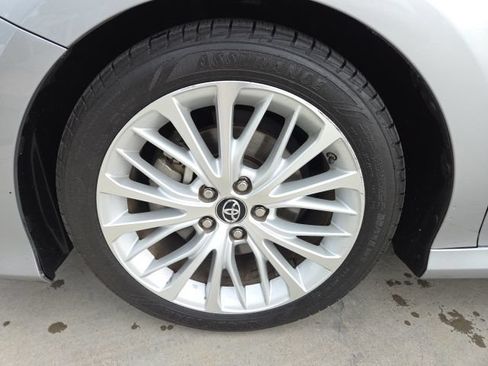 Used 2018 Toyota Camry XLE w/ Audio Package FWD image 11