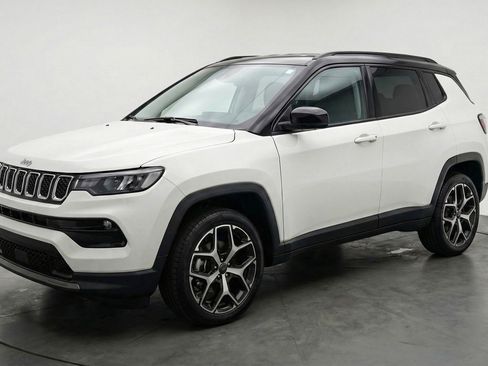 Used 2025 Jeep Compass Limited AWD/4WD image 3