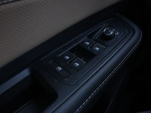 New 2026 Volkswagen Atlas Cross Sport SE AWD/4WD image 8