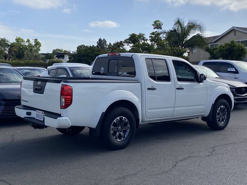 Used 2018 Nissan Frontier Desert Runner RWD image 3