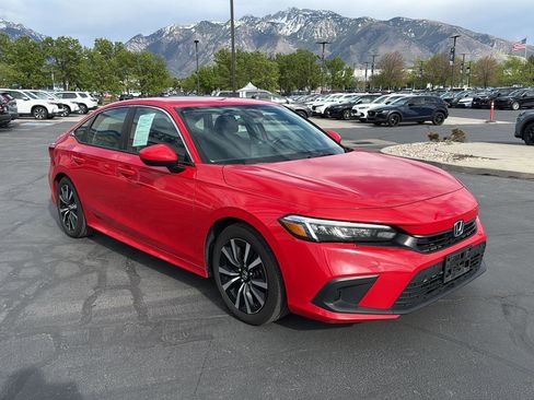 Used 2023 Honda Civic EX image 4