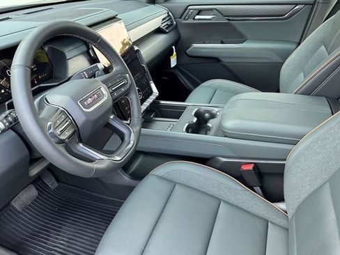 New 2026 GMC Acadia AT4 w/ Luxury Package image 10