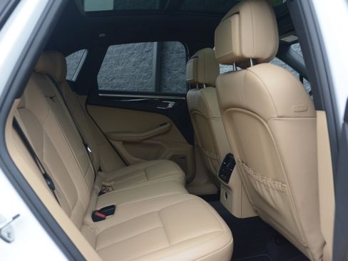 Used 2018 Porsche Macan S AWD/4WD image 35