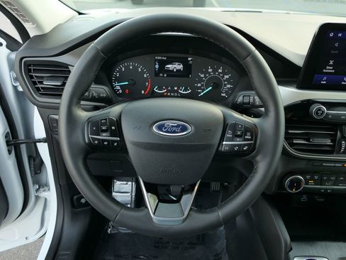 Used 2022 Ford Escape SE w/ SE Sport Appearance Package image 20