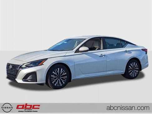 New 2025 Nissan Altima 2.5 SV image 1
