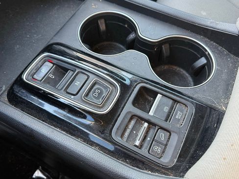 Certified 2023 Honda Pilot LX image 17