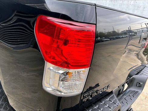 Used 2011 Toyota Tundra 2WD CrewMax w/ Tow Pkg image 26