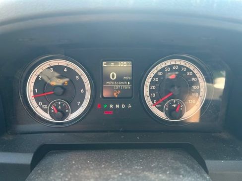 Used 2015 RAM 1500 Express RWD image 2