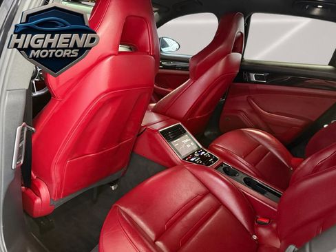 Used 2018 Porsche Panamera 4S image 20