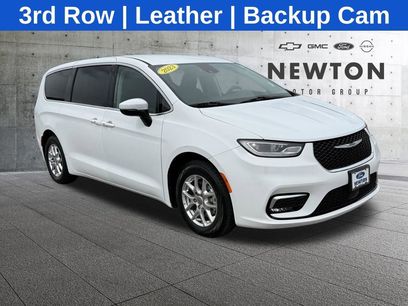 Used 2023 Chrysler Pacifica Touring-L