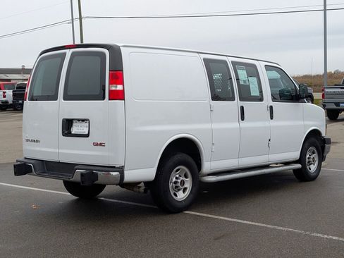 Used 2024 GMC Savana 2500 w/ Driver Convenience Package image 4