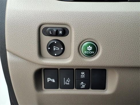 Used 2018 Honda Pilot Touring image 23