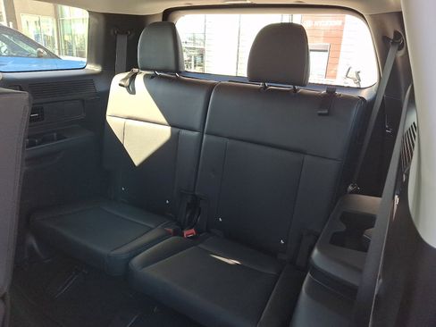 Certified 2025 Hyundai Santa Fe SEL image 9