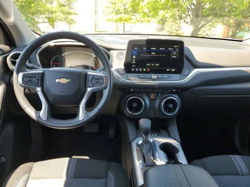 Certified 2024 Chevrolet Blazer LT w/ Convenience Package FWD image 24