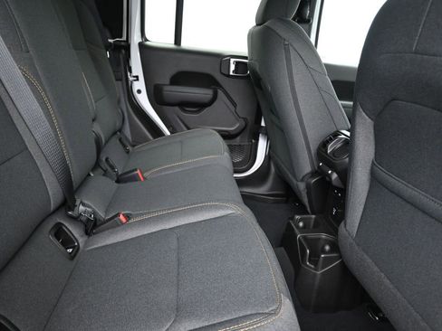 New 2025 Jeep Gladiator Sport image 16