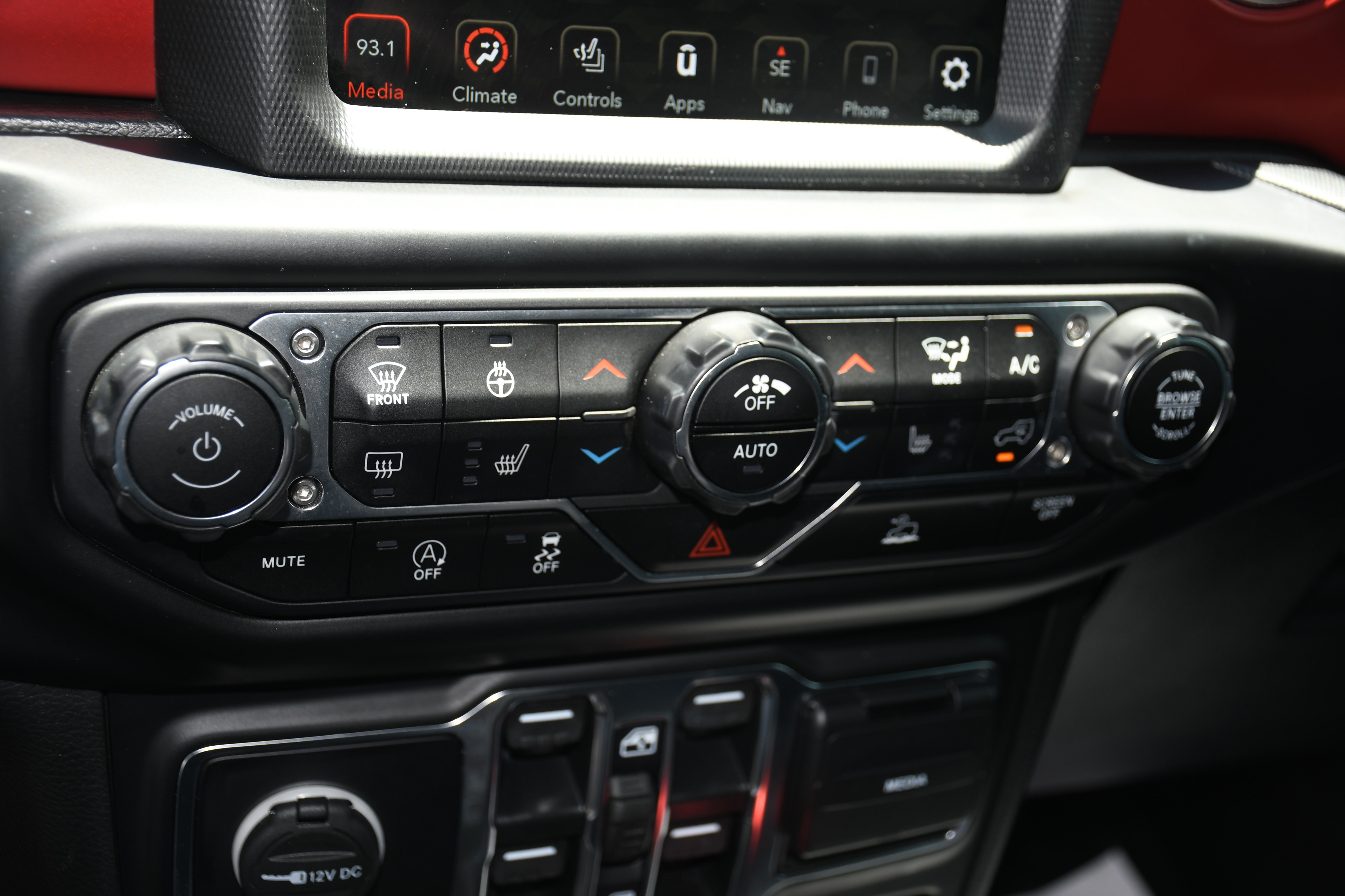 Used 2022 Jeep Gladiator Rubicon w/ Cold Weather Group AWD/4WD image 13