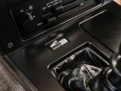 Used 1986 Chevrolet Corvette Convertible image 51