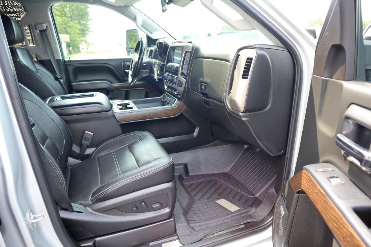 Used 2018 GMC Sierra 2500 Denali w/ Duramax Plus Package AWD/4WD image 16