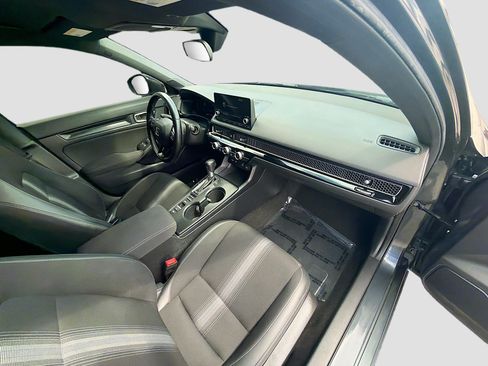 Used 2023 Honda Civic Sport image 29