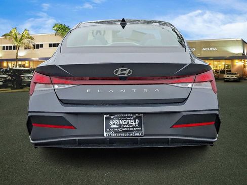 Used 2024 Hyundai Elantra SEL FWD image 6