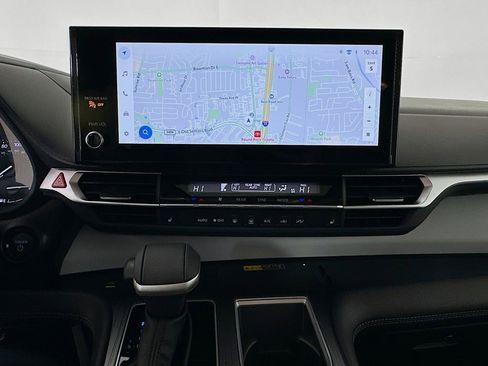 Used 2025 Toyota Sienna XLE w/ XLE Plus Package image 35