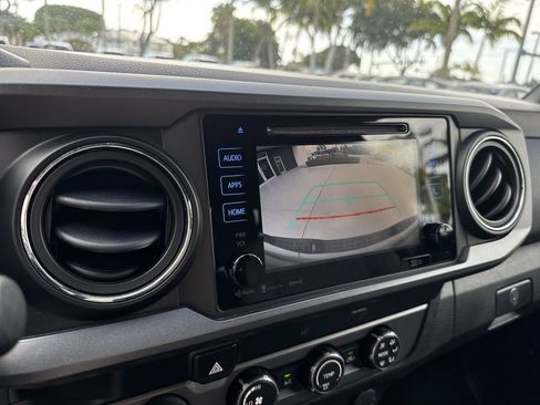 Used 2019 Toyota Tacoma TRD Sport AWD/4WD image 49