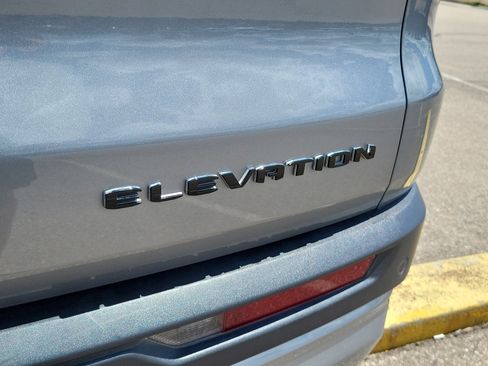 Used 2025 GMC Acadia Elevation FWD image 7