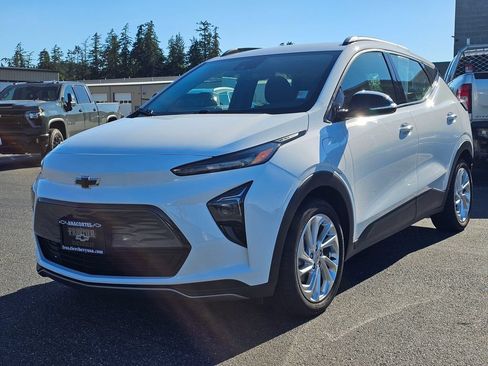 Certified 2023 Chevrolet Bolt EUV LT FWD image 7