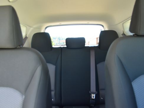 Used 2025 Kia Soul LX w/ LX Technology Package FWD image 31