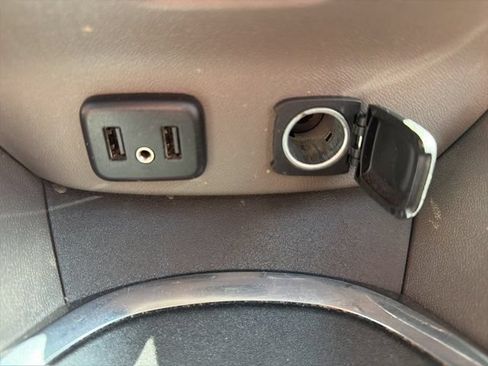 Used 2017 Chevrolet Malibu LT FWD image 28
