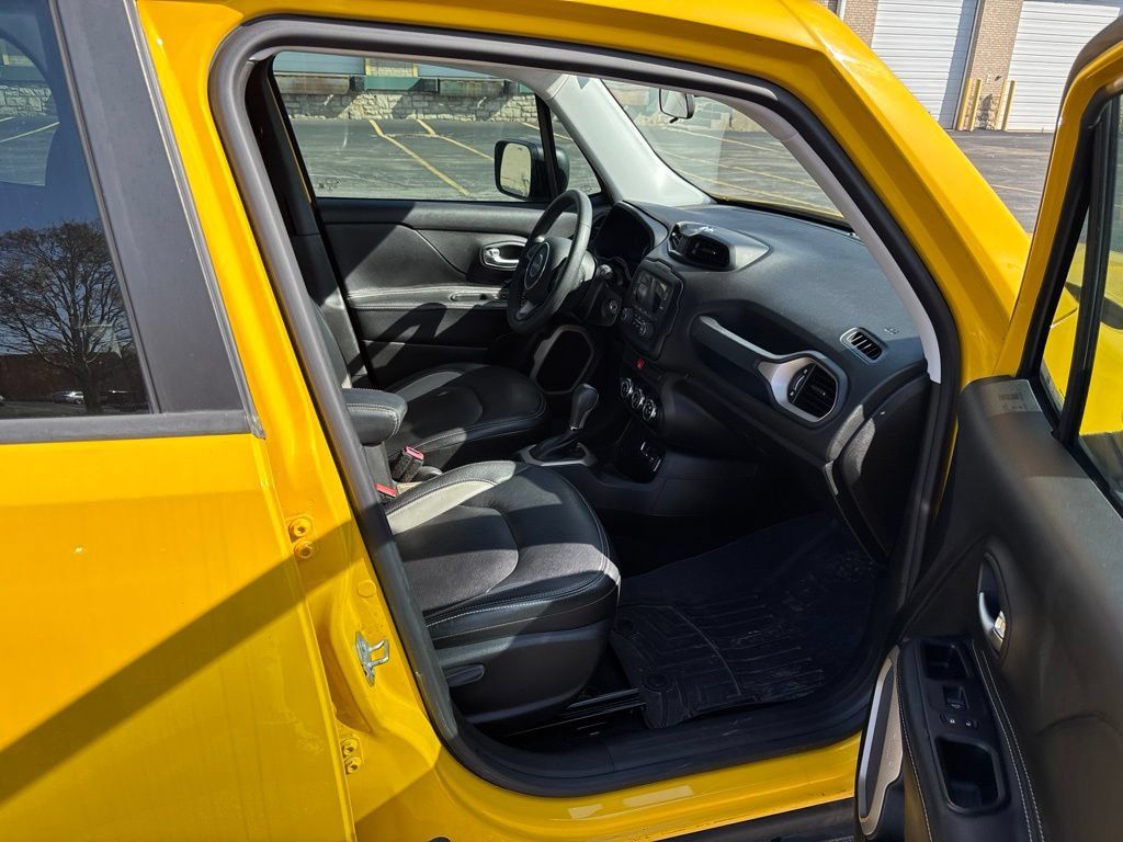 Used 2015 Jeep Renegade Sport w/ Power & Air Group FWD image 17
