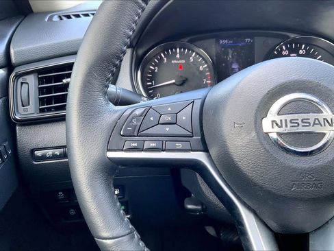 Used 2020 Nissan Rogue SV w/ Premium Package image 23