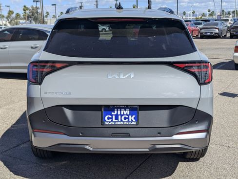 Certified 2026 Kia Sportage EX w/ EX Panorama Roof Package image 3