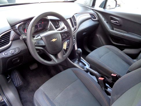 Used 2018 Chevrolet Trax LS image 11
