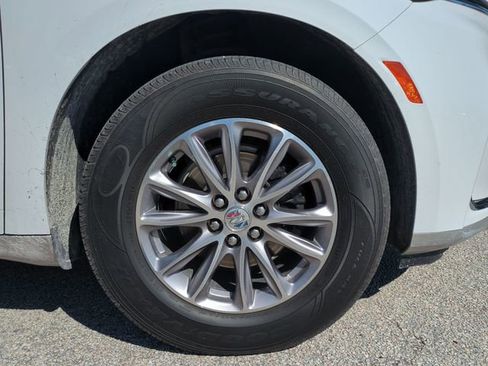 Used 2024 Buick Enclave Essence FWD image 12