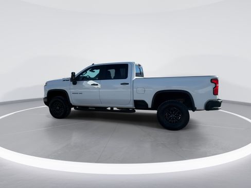 Used 2025 Chevrolet Silverado 2500 ZR2 w/ Technology Package AWD/4WD image 6