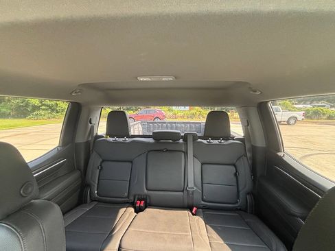 Used 2024 GMC Sierra 1500 SLT AWD/4WD image 22