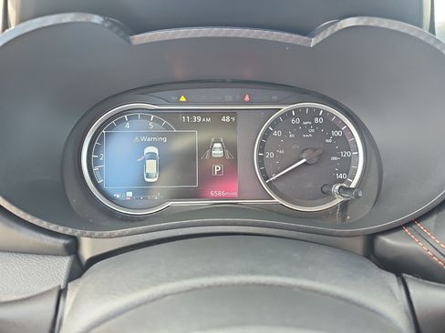 Used 2025 Nissan Versa SR w/ Trunk Package image 20