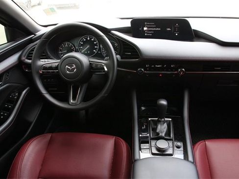 Used 2025 MAZDA MAZDA3 Carbon image 31