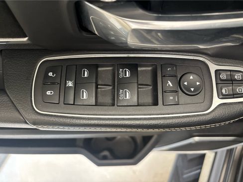 Used 2024 RAM 2500 Laramie AWD/4WD image 15
