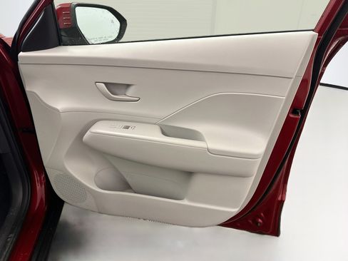Used 2025 Hyundai Kona SEL AWD/4WD image 33