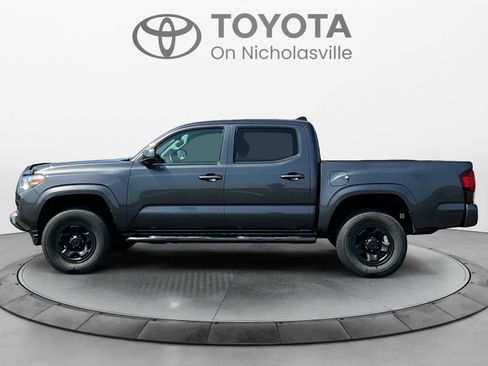Used 2022 Toyota Tacoma SR image 3