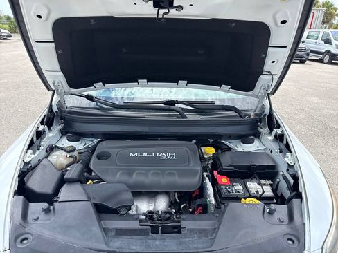 Used 2016 Jeep Cherokee Latitude FWD image 27