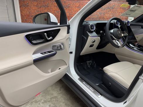 New 2026 Mercedes-Benz GLC 300 GLC 300 image 9