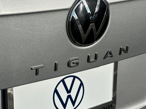 Used 2022 Volkswagen Tiguan S image 29