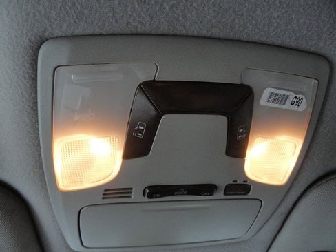 Used 2019 Toyota Sienna LE image 21