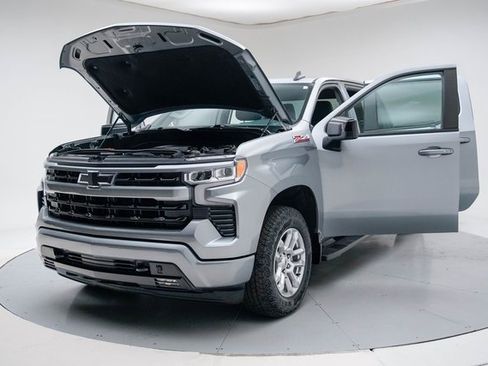 Used 2023 Chevrolet Silverado 1500 RST w/ Z71 Off-Road Package image 22