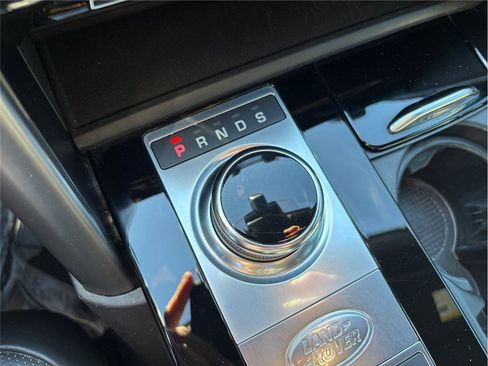 Used 2019 Land Rover Discovery HSE image 39