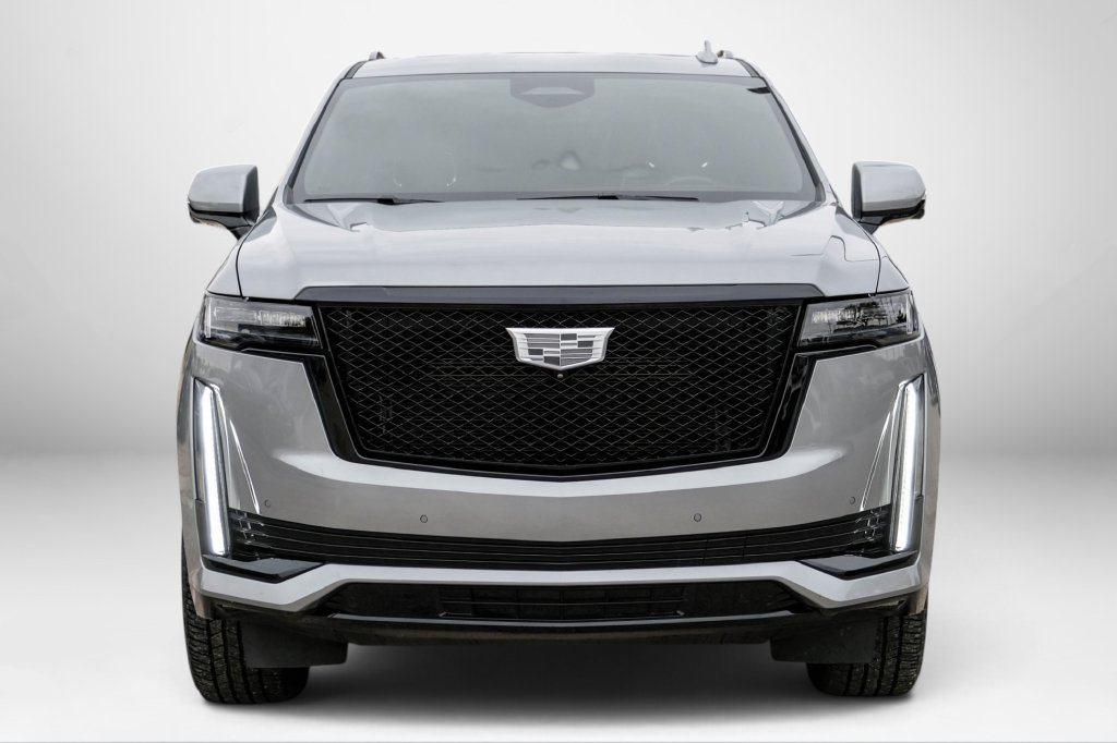 Used 2023 Cadillac Escalade Sport w/ LPO, ONYX Package AWD/4WD image 3